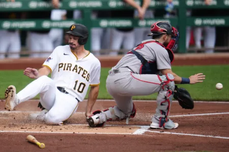 Reynolds, Lowe, and Yorke lead Pirates past Red Sox after delay